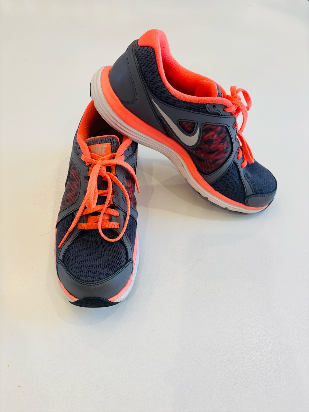 Nike Dual Fusion ST3  Bright Coral Women's Running Shoes size 9